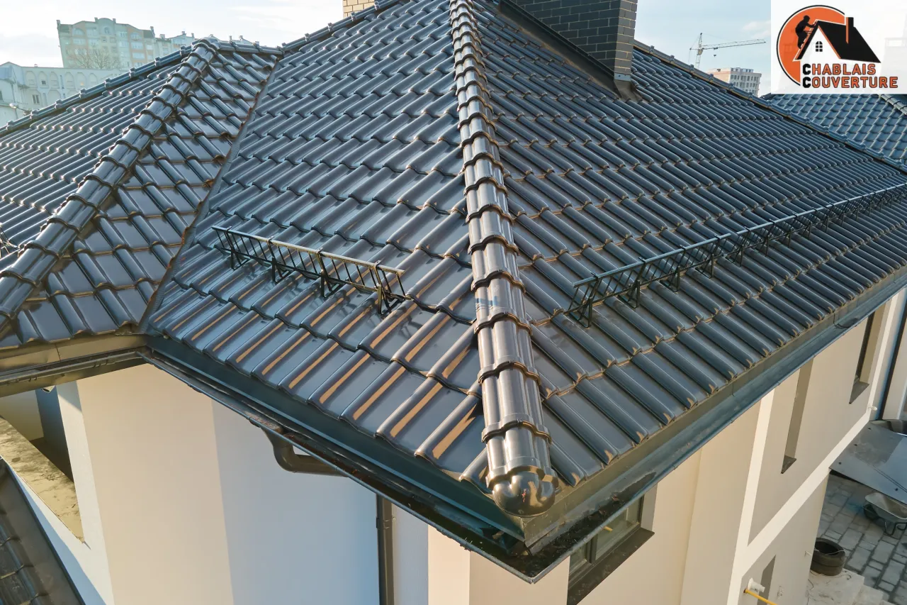 Réparation de fuite à Passy : solins, noues, rives et entourages de cheminées