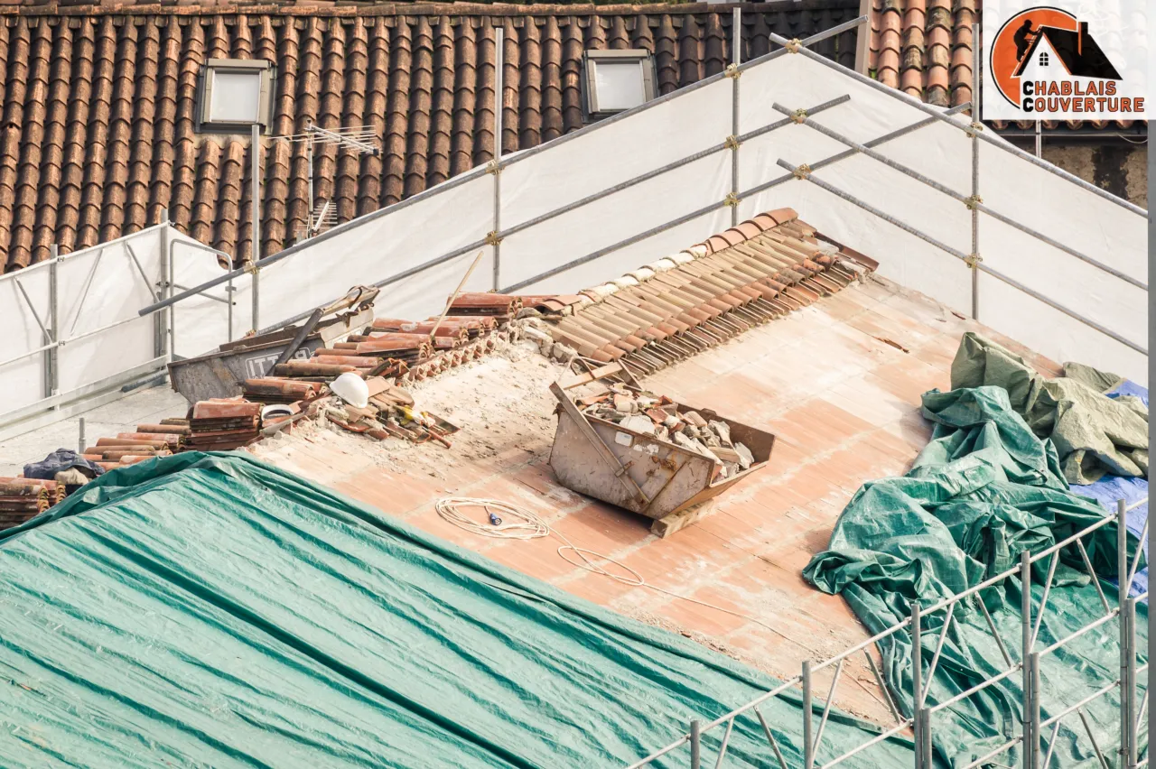 Réparation de fuite à Poisy : solins, noues, rives et entourages de cheminées