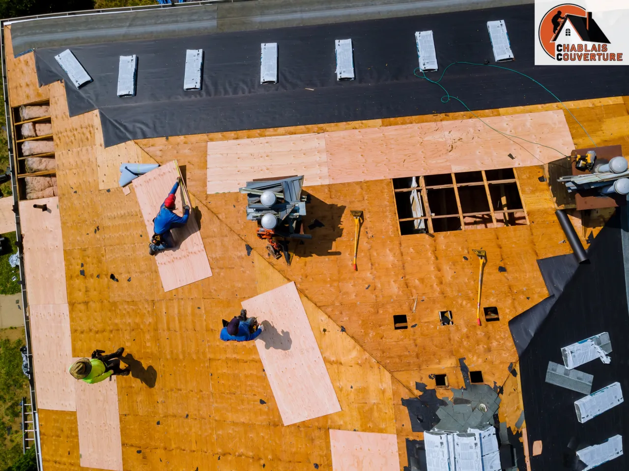 Réparation de fuite à Ville-la-Grand : solins, noues, rives et entourages de cheminées